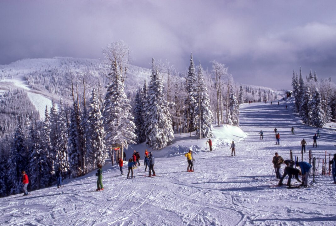 Learn How to Ski with the Best Ski Class in Singapore
